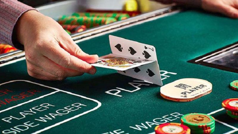 Đặt theo số đông để thắng Baccarat.